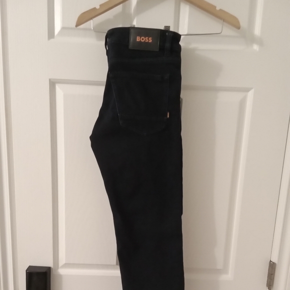 BOSS Jeans - Picture 2 of 3